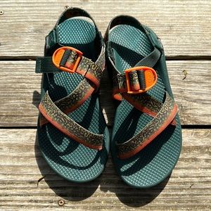 Men’s Chaco sandals size 7 Thomas Rhett Trout